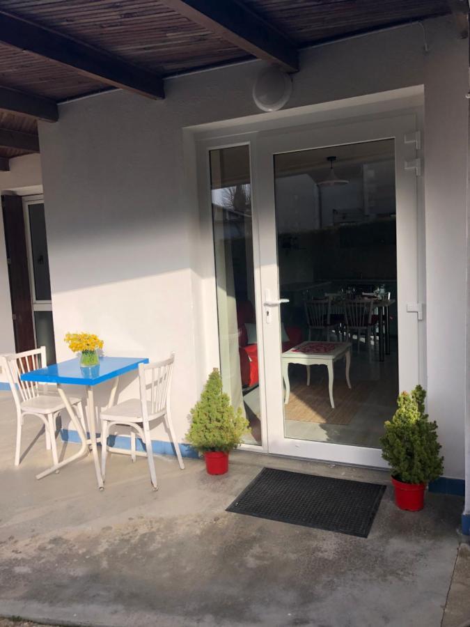 Appart'Hotel Wombat And Wallaby Fussy Exterior foto